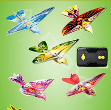 Load image into Gallery viewer, RC Bird RC Airplane 2.4 GHz Remote Control E-Bird Flying Birds Electronic Mini RC Drone Toys